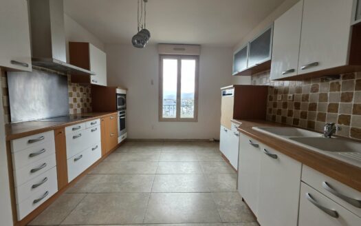 Biguglia – T3/4 en duplex et dernier étage.